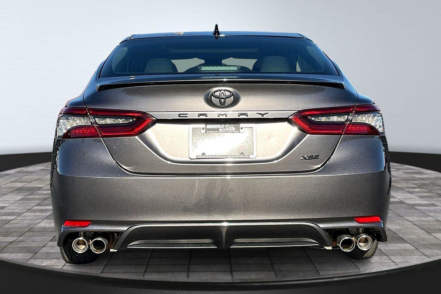 Used 2022 Toyota Camry XSE image 4