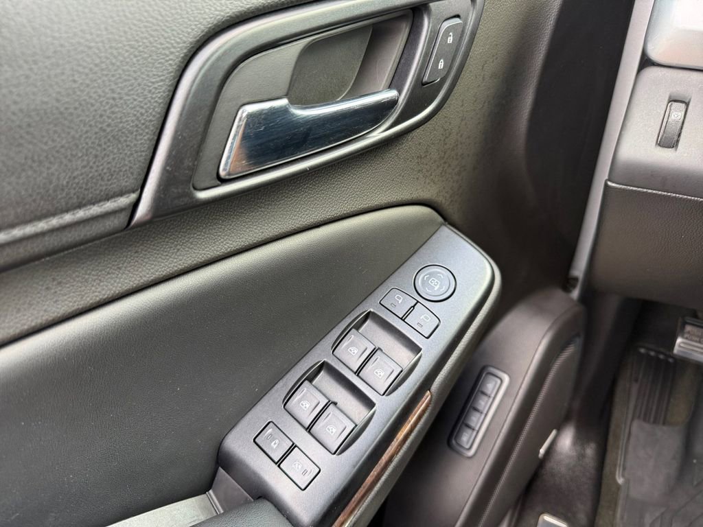Used 2017 Chevrolet Suburban LT AWD/4WD image 27