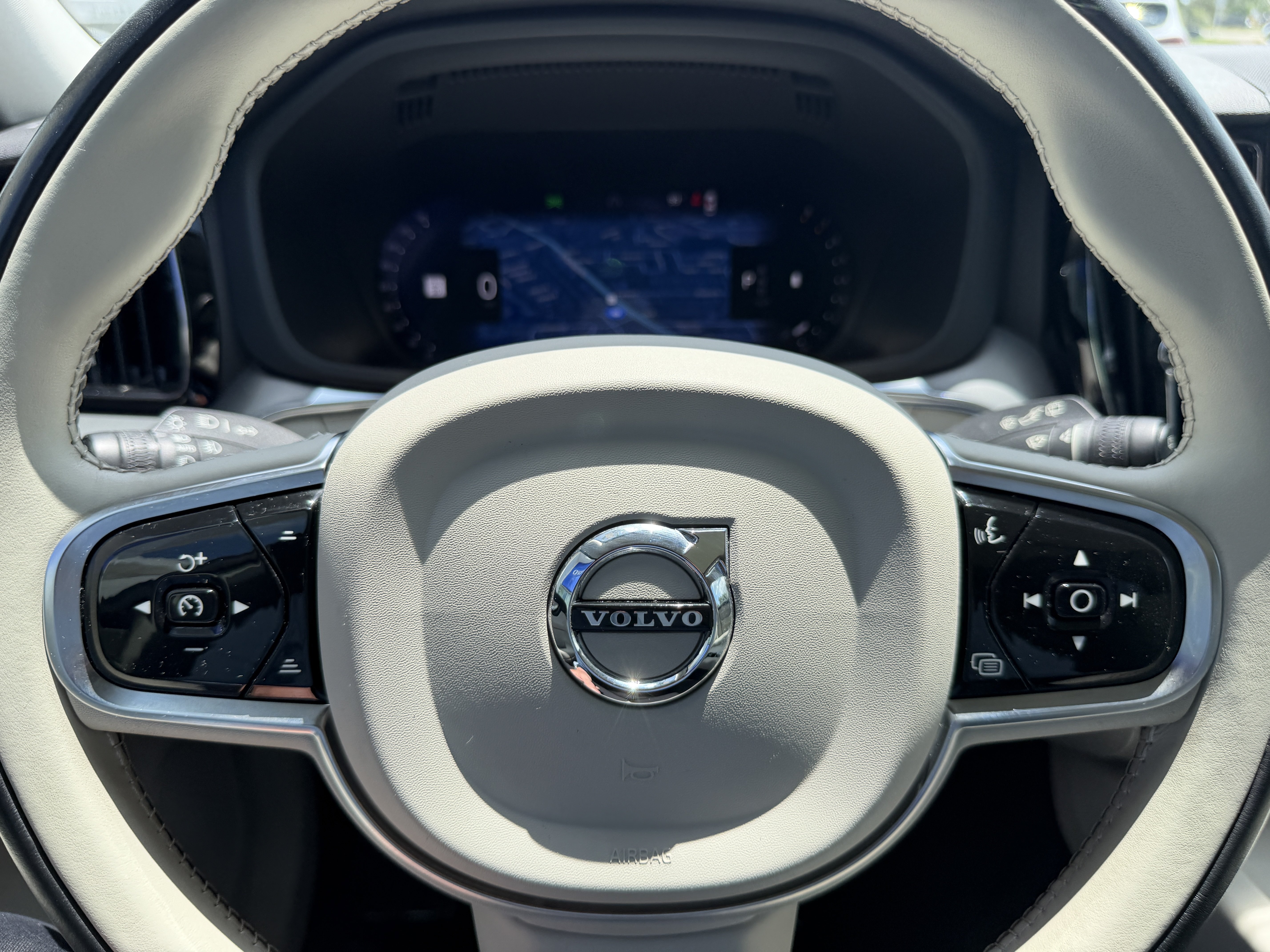 Certified 2024 Volvo XC60 B5 Core AWD/4WD image 30