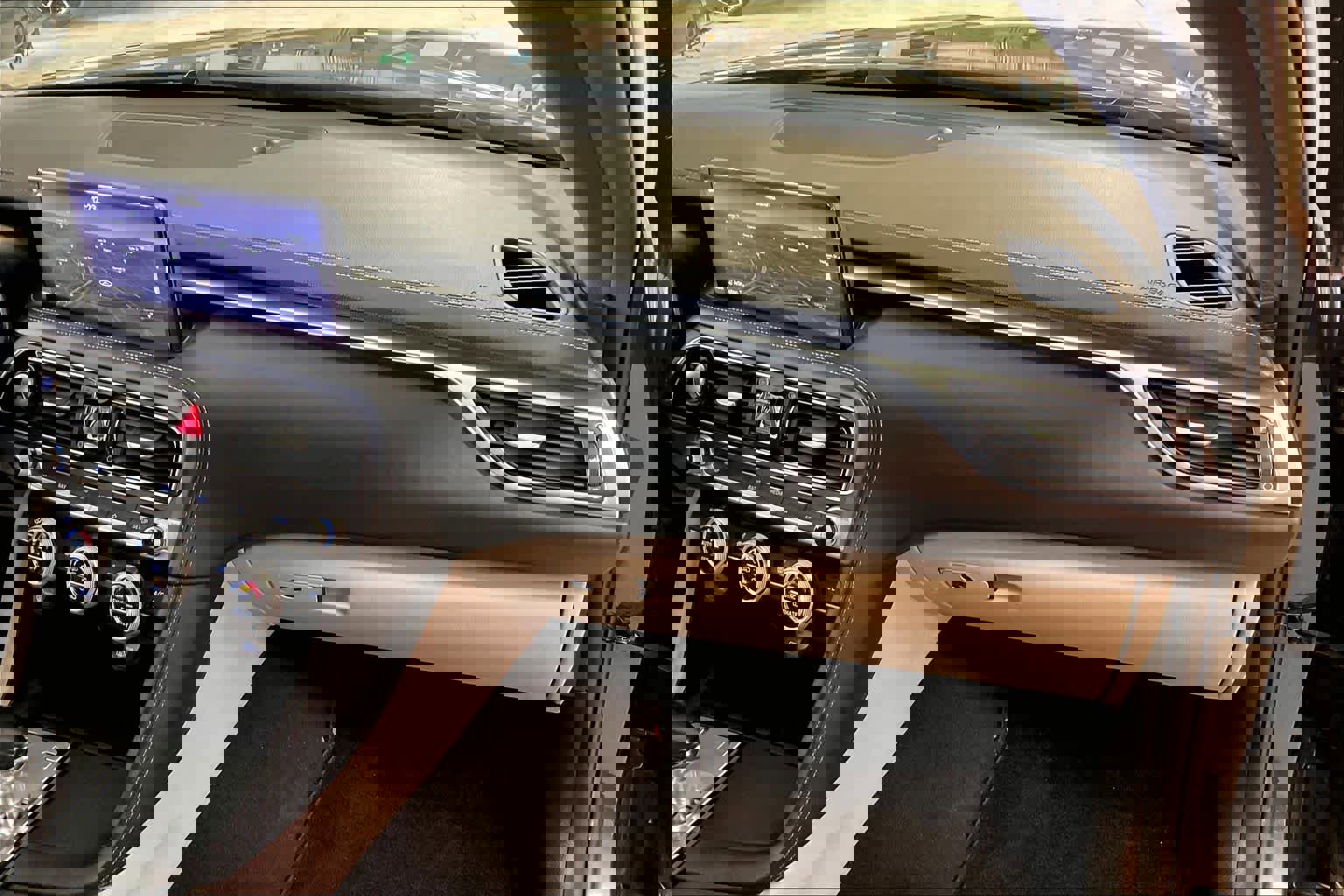 Used 2022 Genesis G70 2.0T image 18