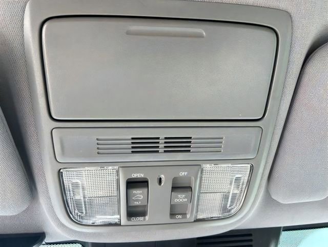 Used 2017 Honda CR-V EX image 16
