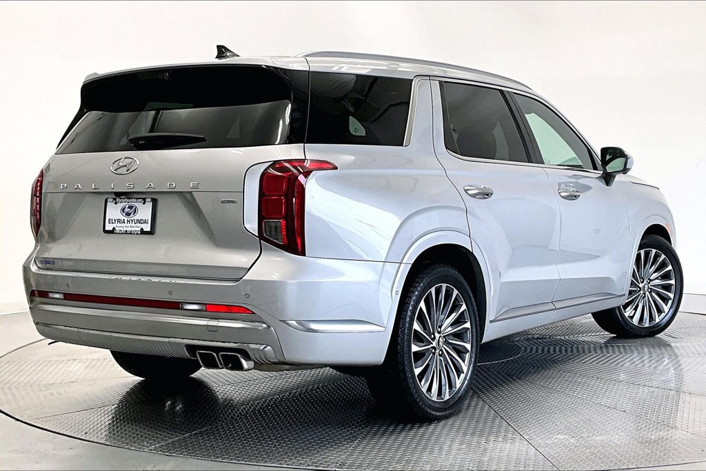 Used 2024 Hyundai Palisade Calligraphy AWD/4WD image 2