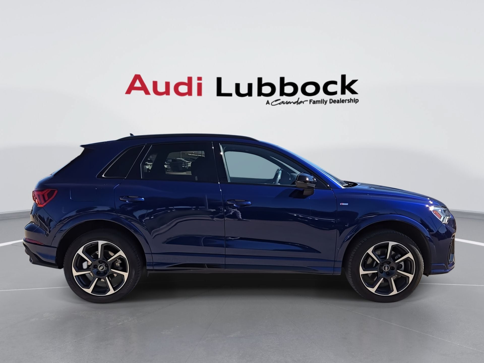 Used 2025 Audi Q3 2.0T Premium Plus w/ Premium Plus Package AWD/4WD image 9