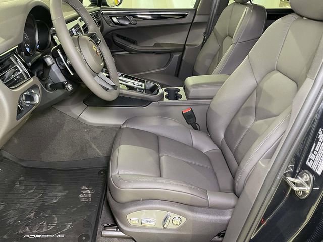 New 2026 Porsche Macan image 16