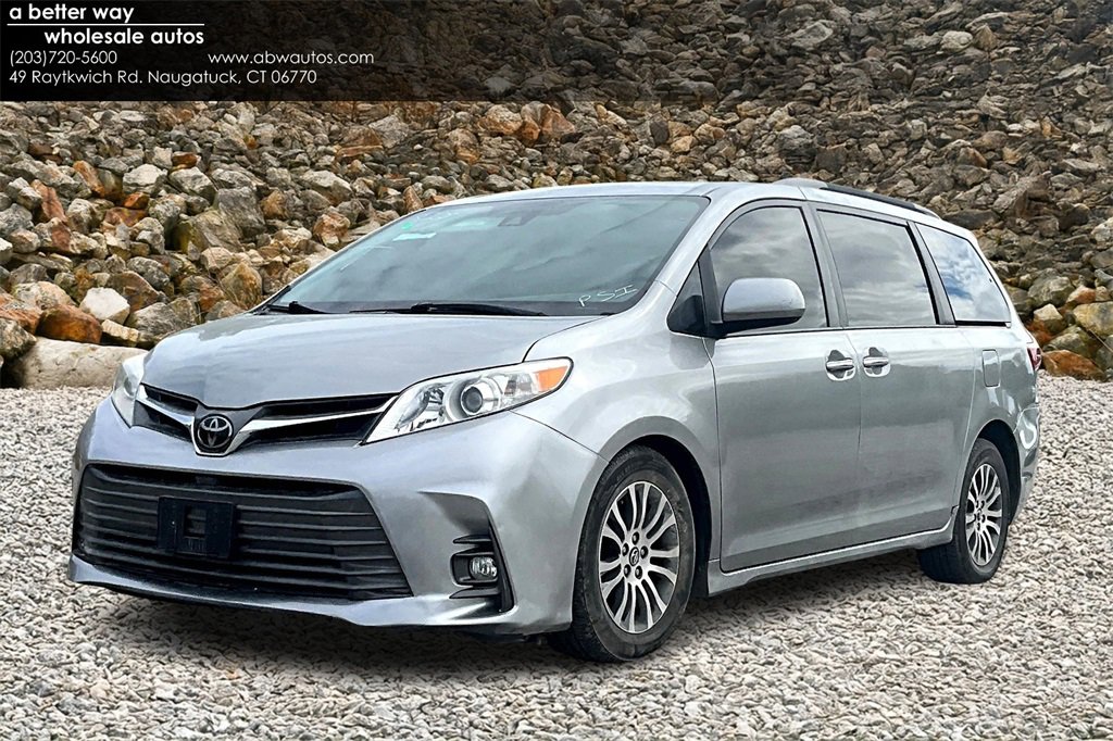 Used 2018 Toyota Sienna XLE