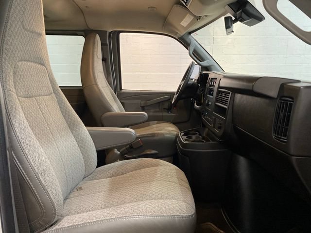 Used 2025 Chevrolet Express 3500 LT w/ LT Preferred Equipment Group RWD image 61