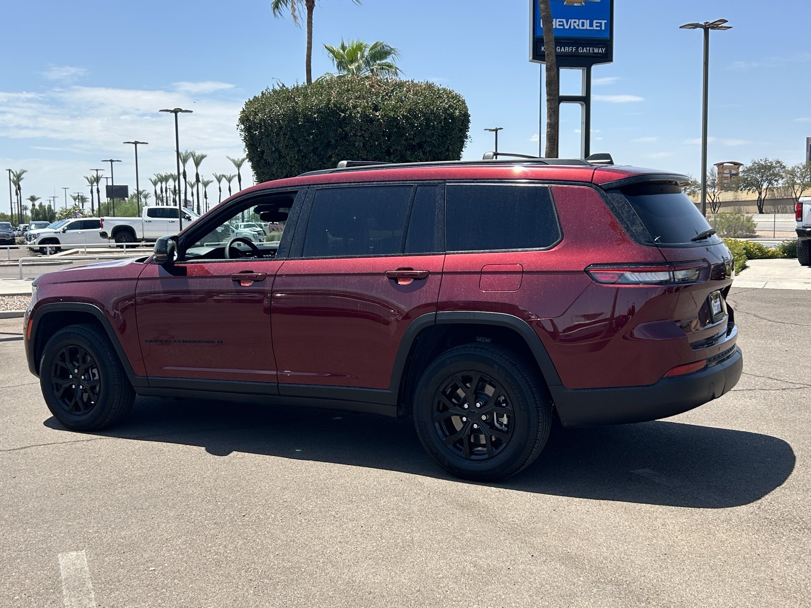 Used 2024 Jeep Grand Cherokee L Altitude AWD/4WD image 3