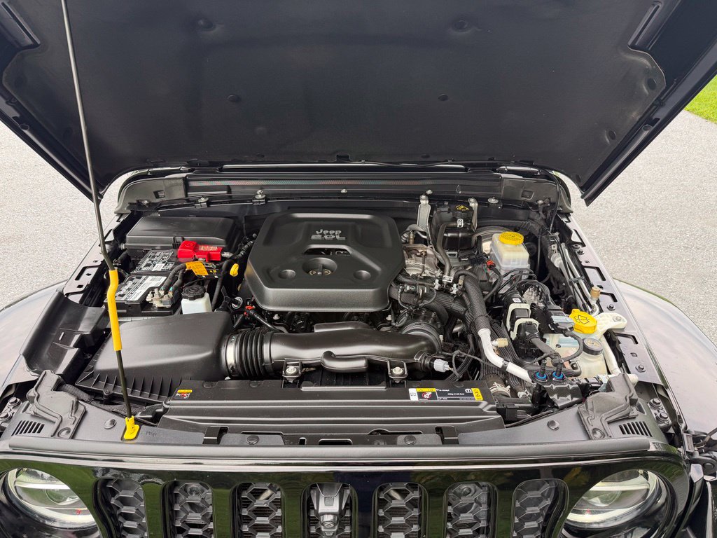 Used 2022 Jeep Wrangler Unlimited Sahara AWD/4WD image 20