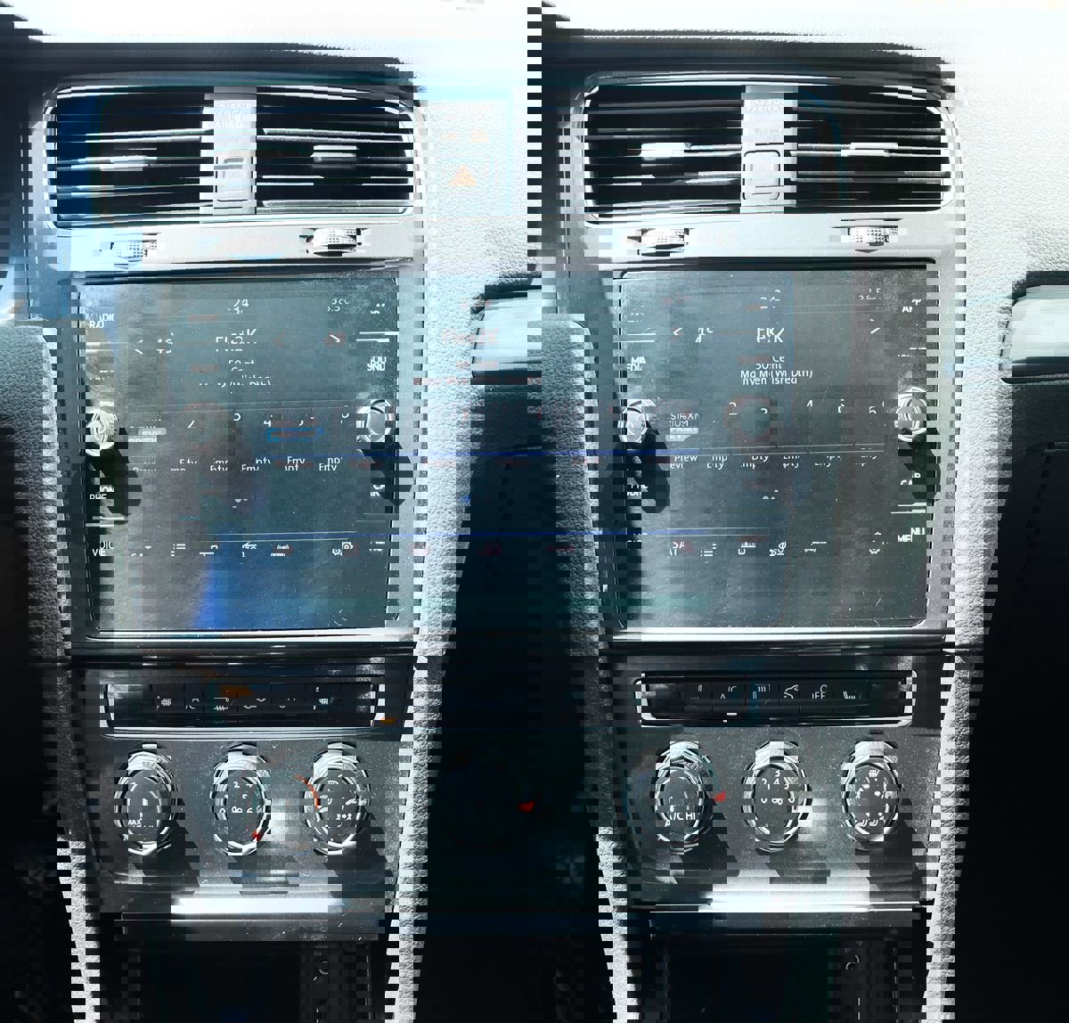 Used 2018 Volkswagen Golf SE image 44