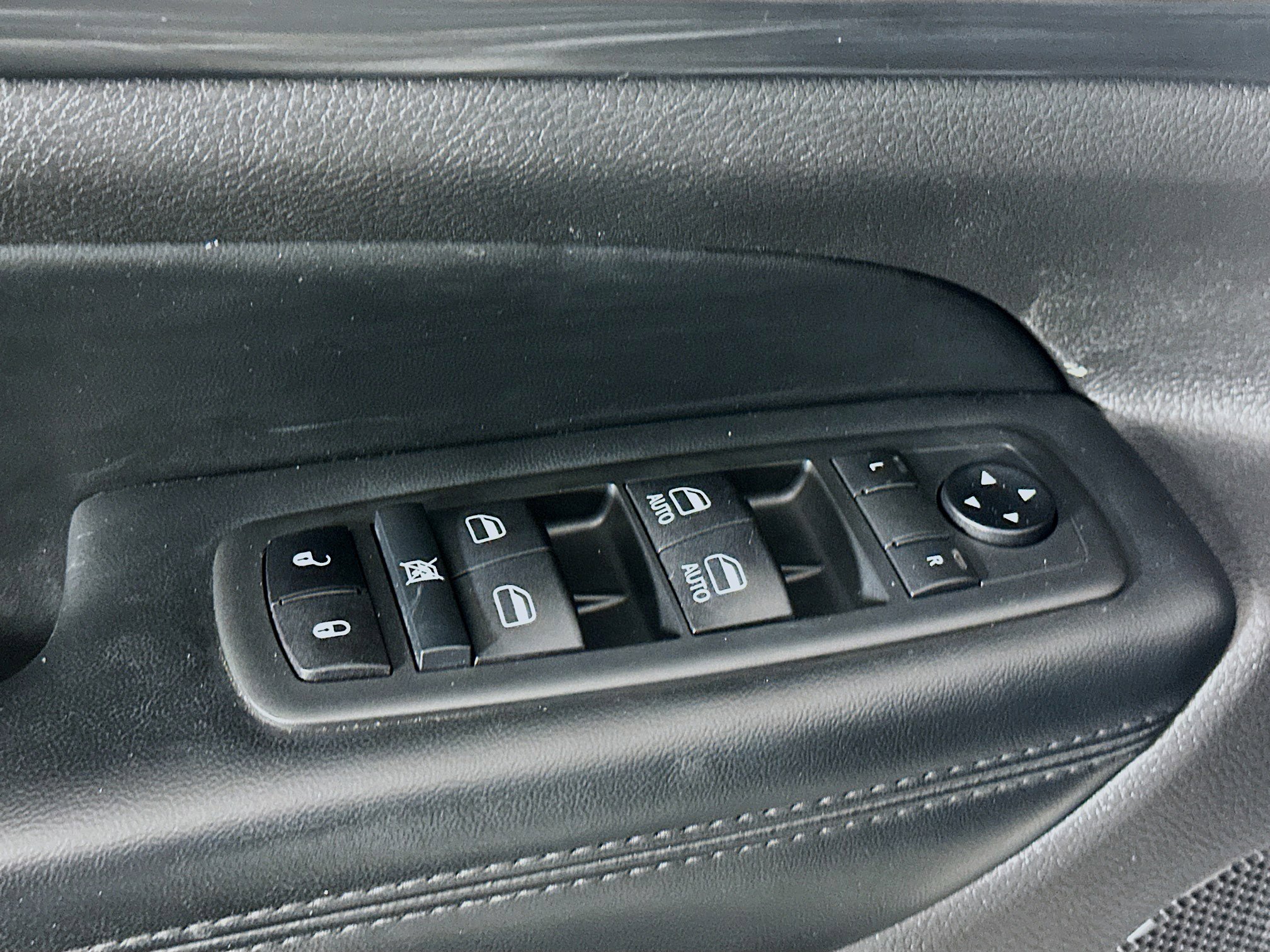 Used 2021 Jeep Grand Cherokee Laredo X AWD/4WD image 15