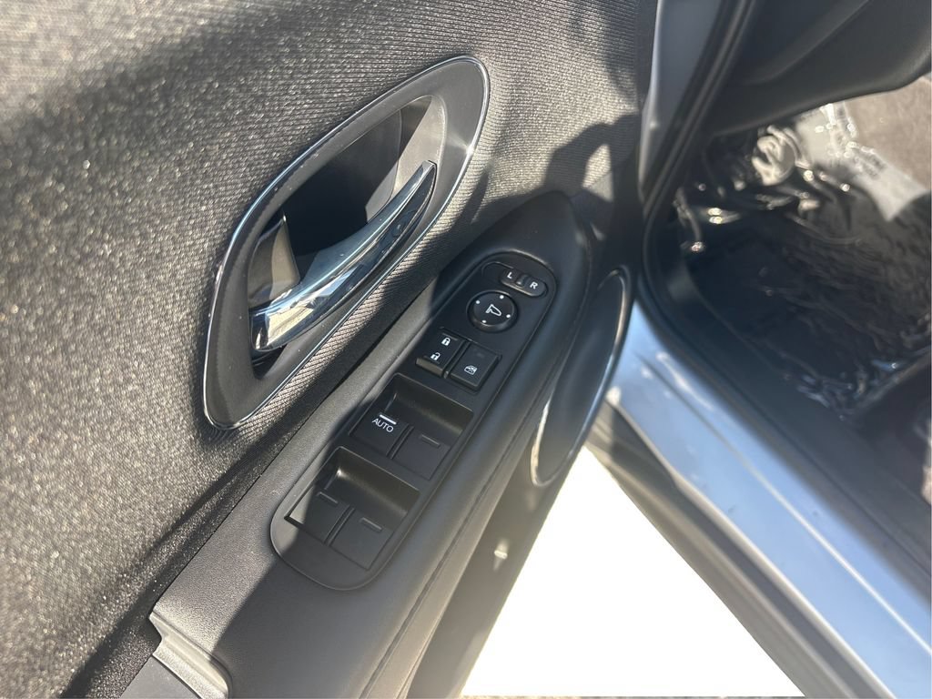 Used 2022 Honda HR-V EX image 41