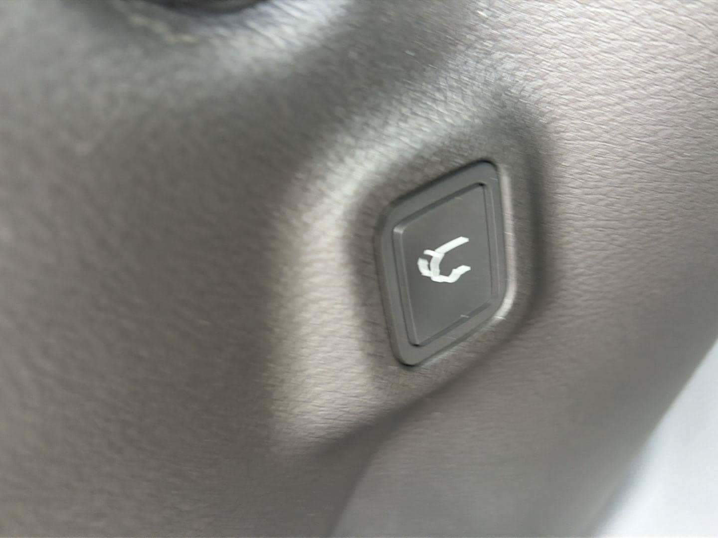 New 2026 Jeep Compass Latitude AWD/4WD image 10
