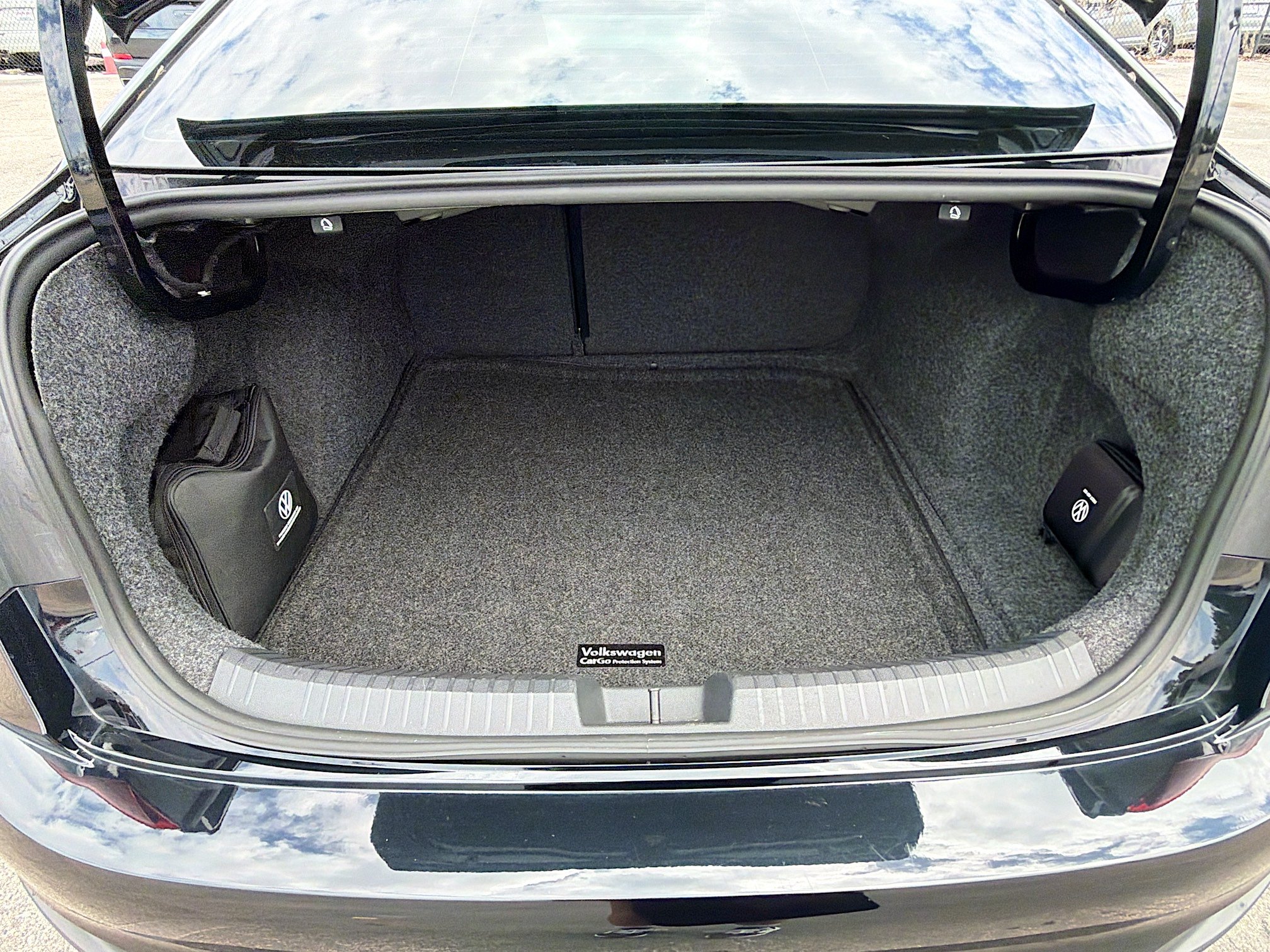 Used 2022 Volkswagen Jetta SE FWD image 11