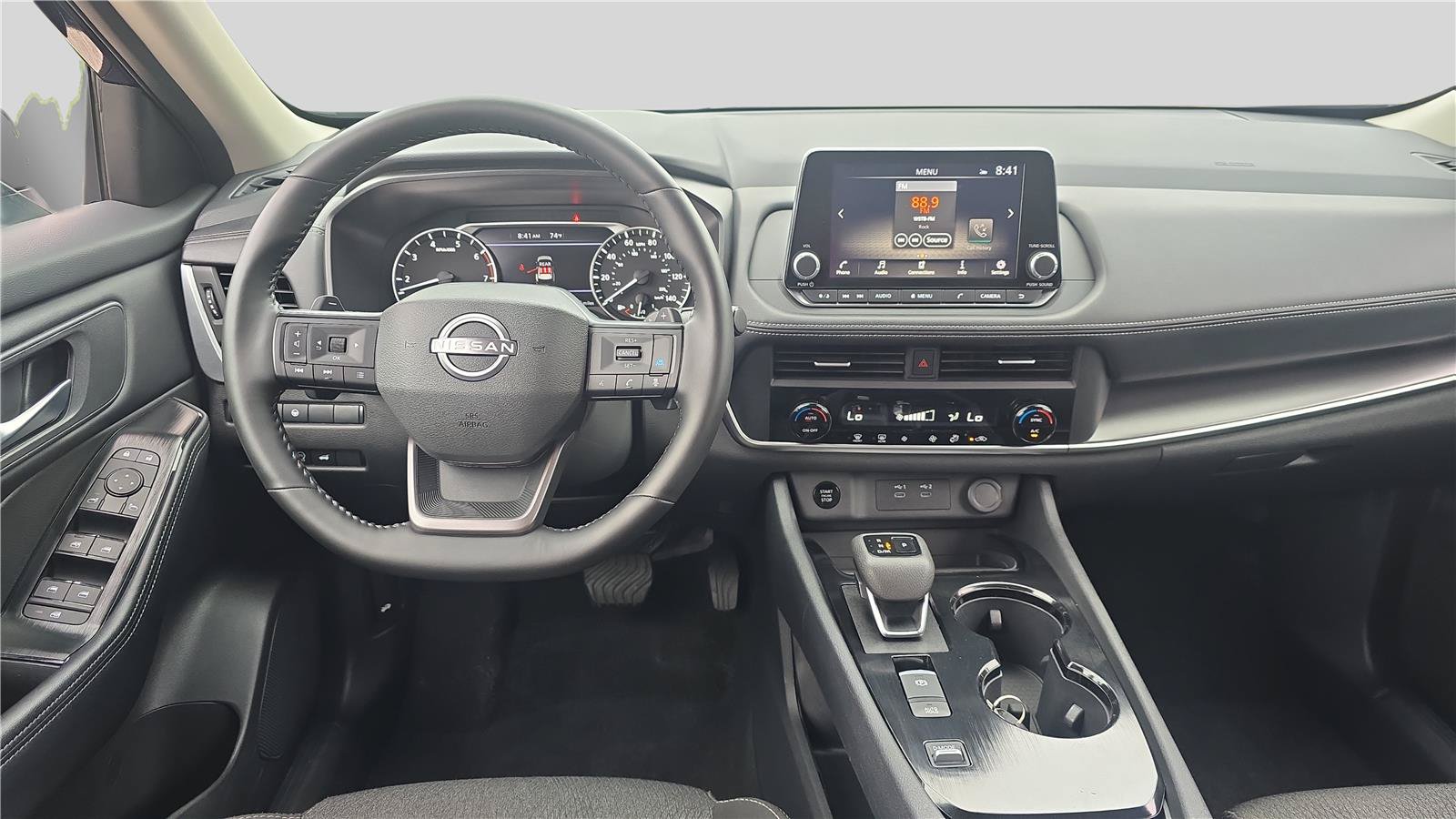 Used 2025 Nissan Rogue SV FWD image 9