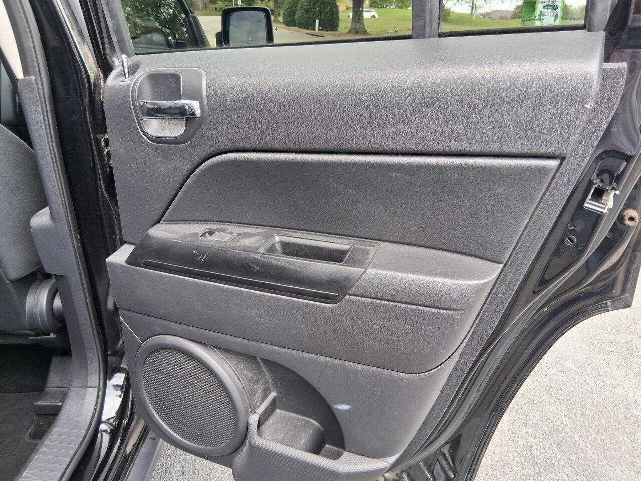 Used 2017 Jeep Patriot Sport w/ Power Value Group FWD image 19