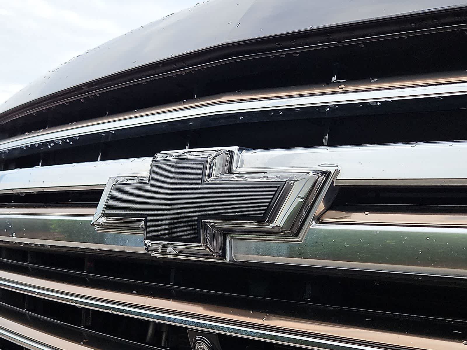 Used 2022 Chevrolet Tahoe High Country w/ Premium Package AWD/4WD image 38