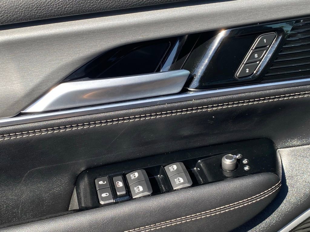 Used 2024 Jeep Wagoneer Series II AWD/4WD image 19