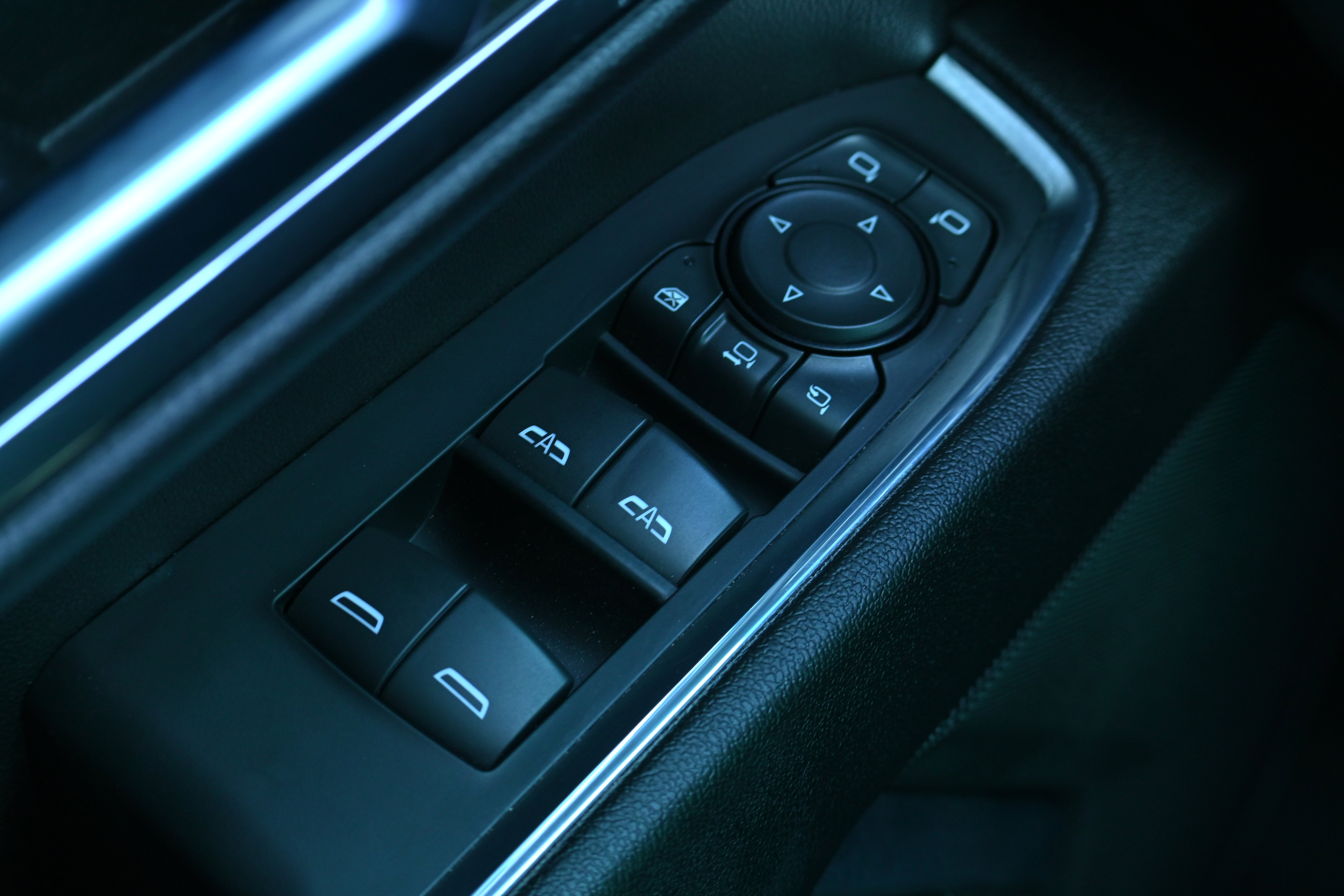 Used 2024 Chevrolet Silverado 2500 LTZ image 28