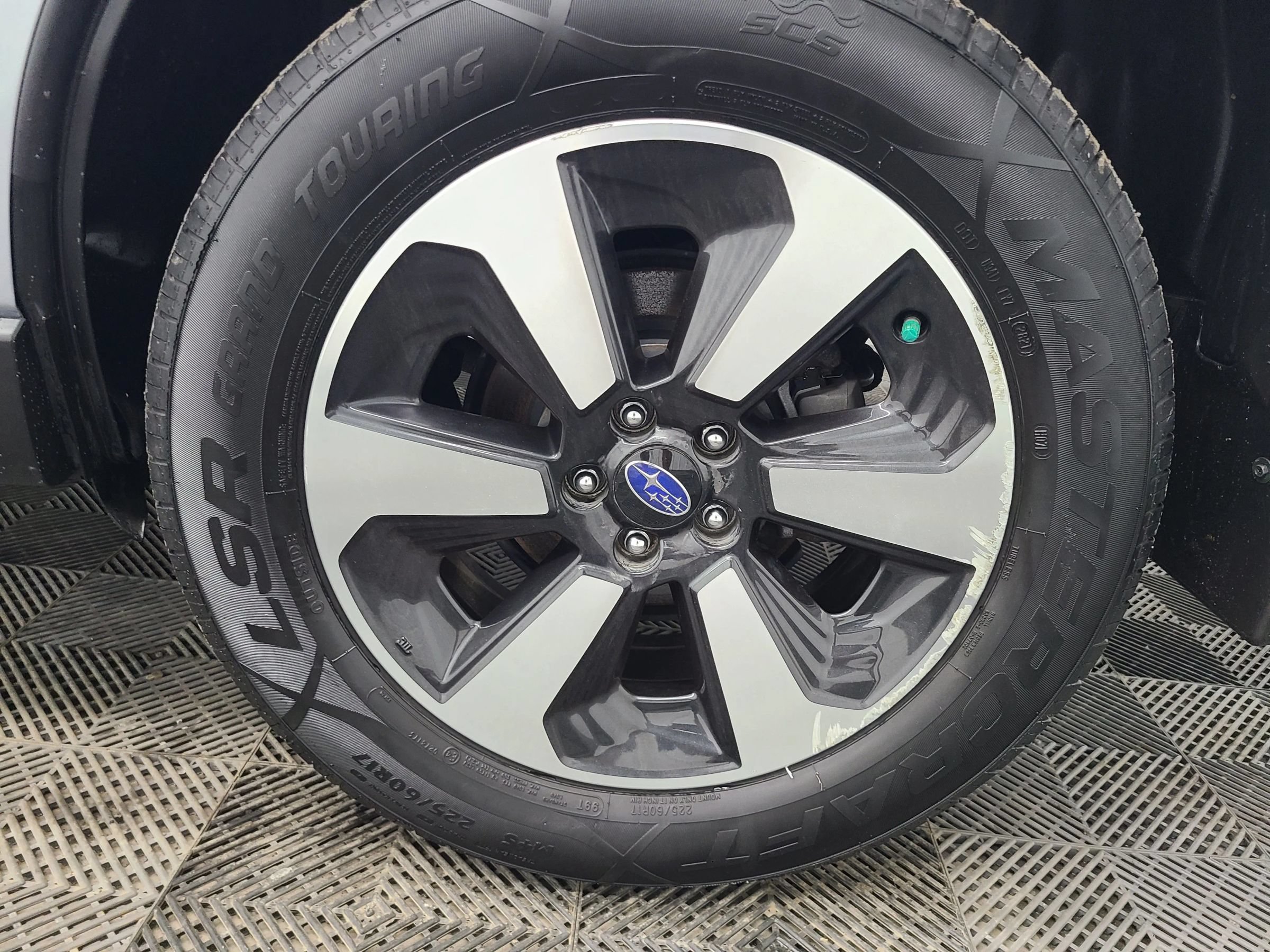 Used 2017 Subaru Forester 2.5i Limited AWD/4WD image 17