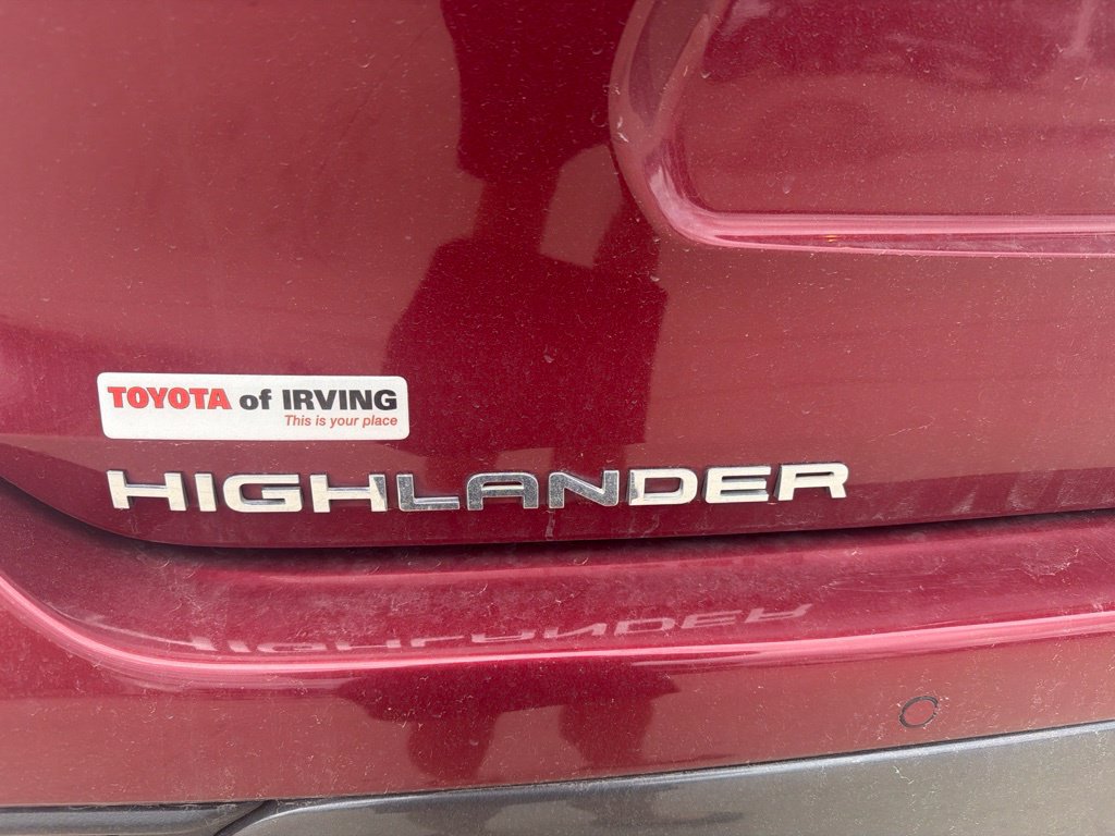 Used 2021 Toyota Highlander Limited FWD image 8