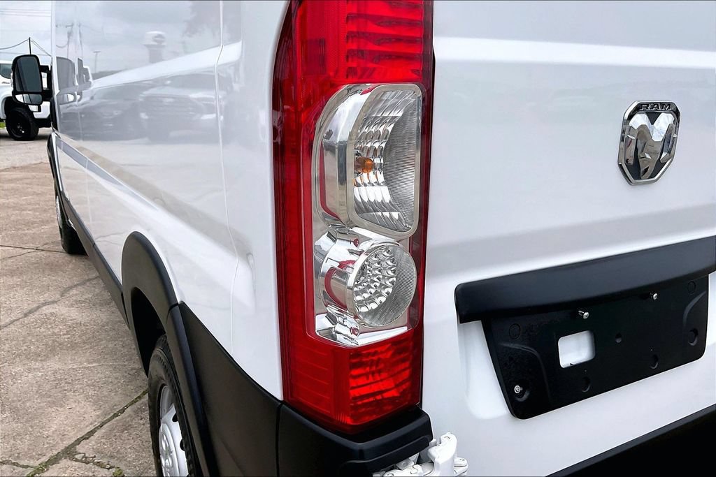Used 2025 RAM ProMaster 2500 w/ Convenience Group FWD image 17