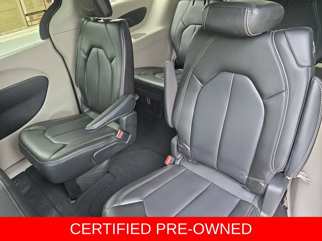 Used 2023 Chrysler Pacifica Touring-L FWD image 14