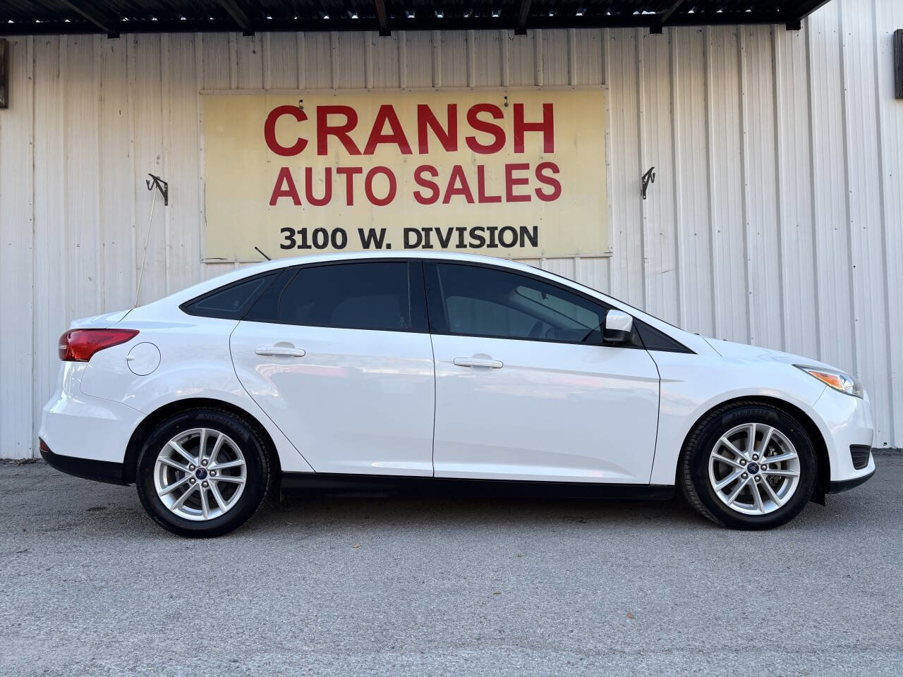 Used 2018 Ford Focus SE image 2