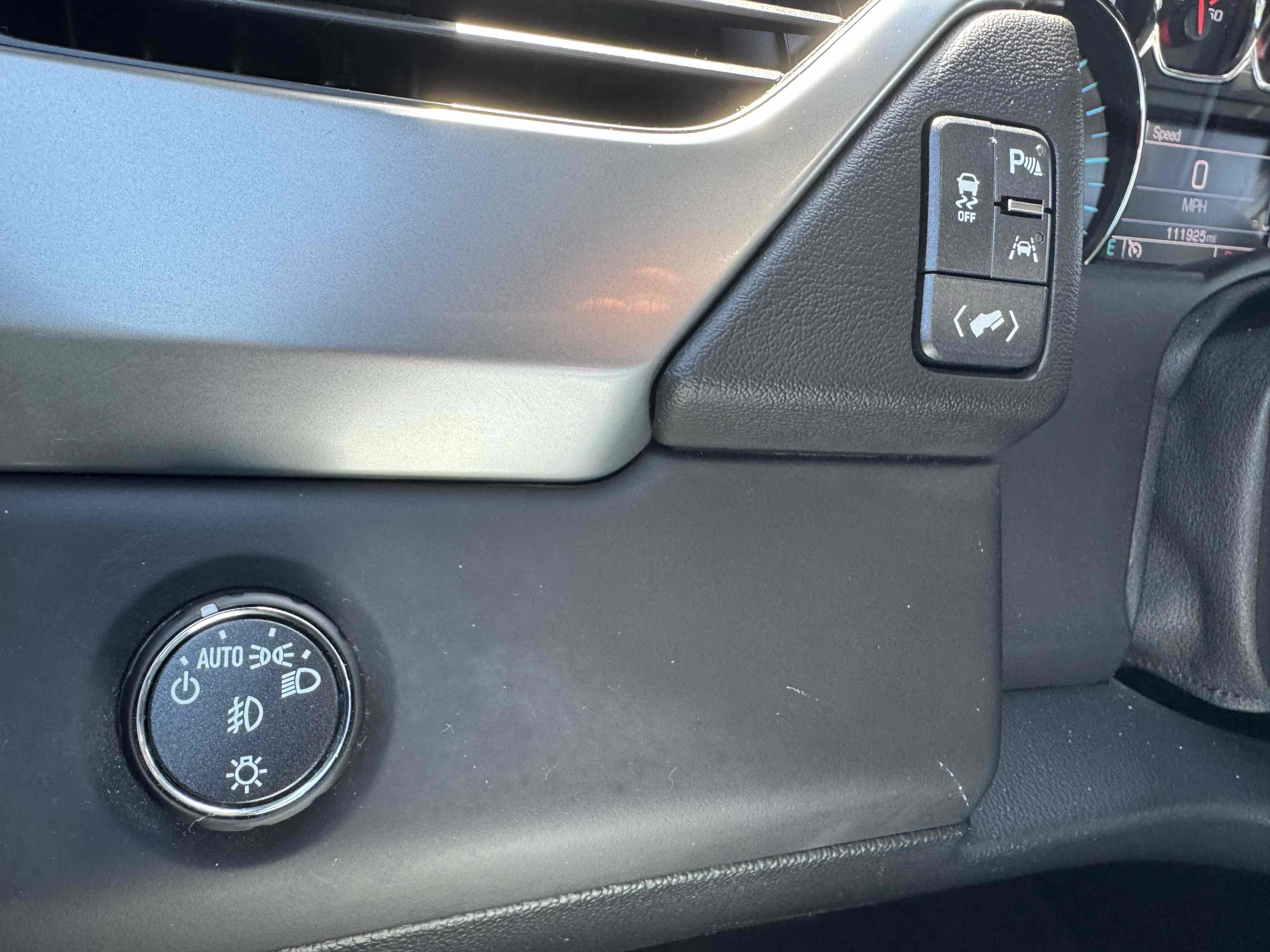 Used 2018 Chevrolet Suburban Premier image 32