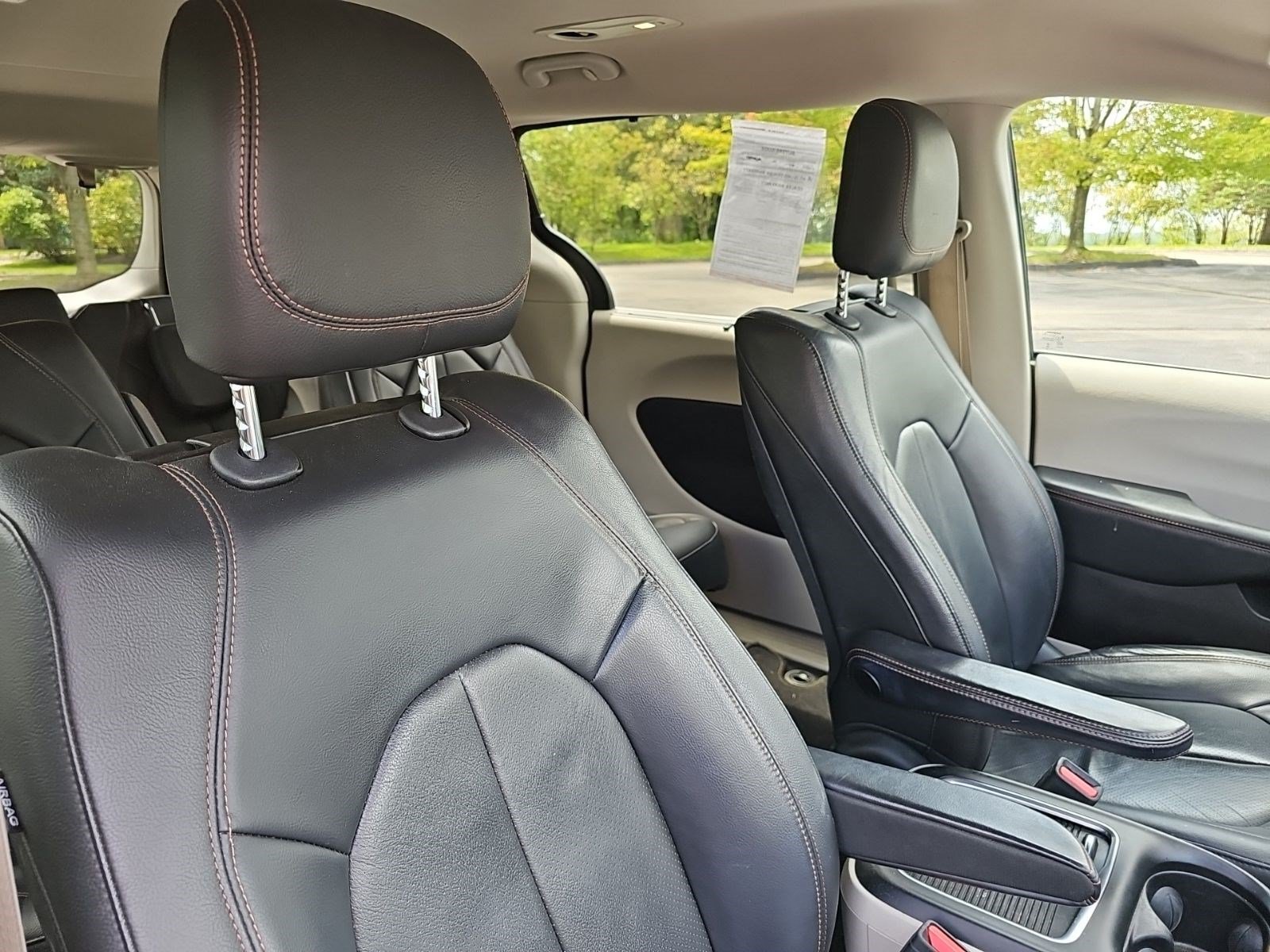 Used 2019 Chrysler Pacifica Touring-L Plus w/ Advanced Safetytec Group FWD image 12