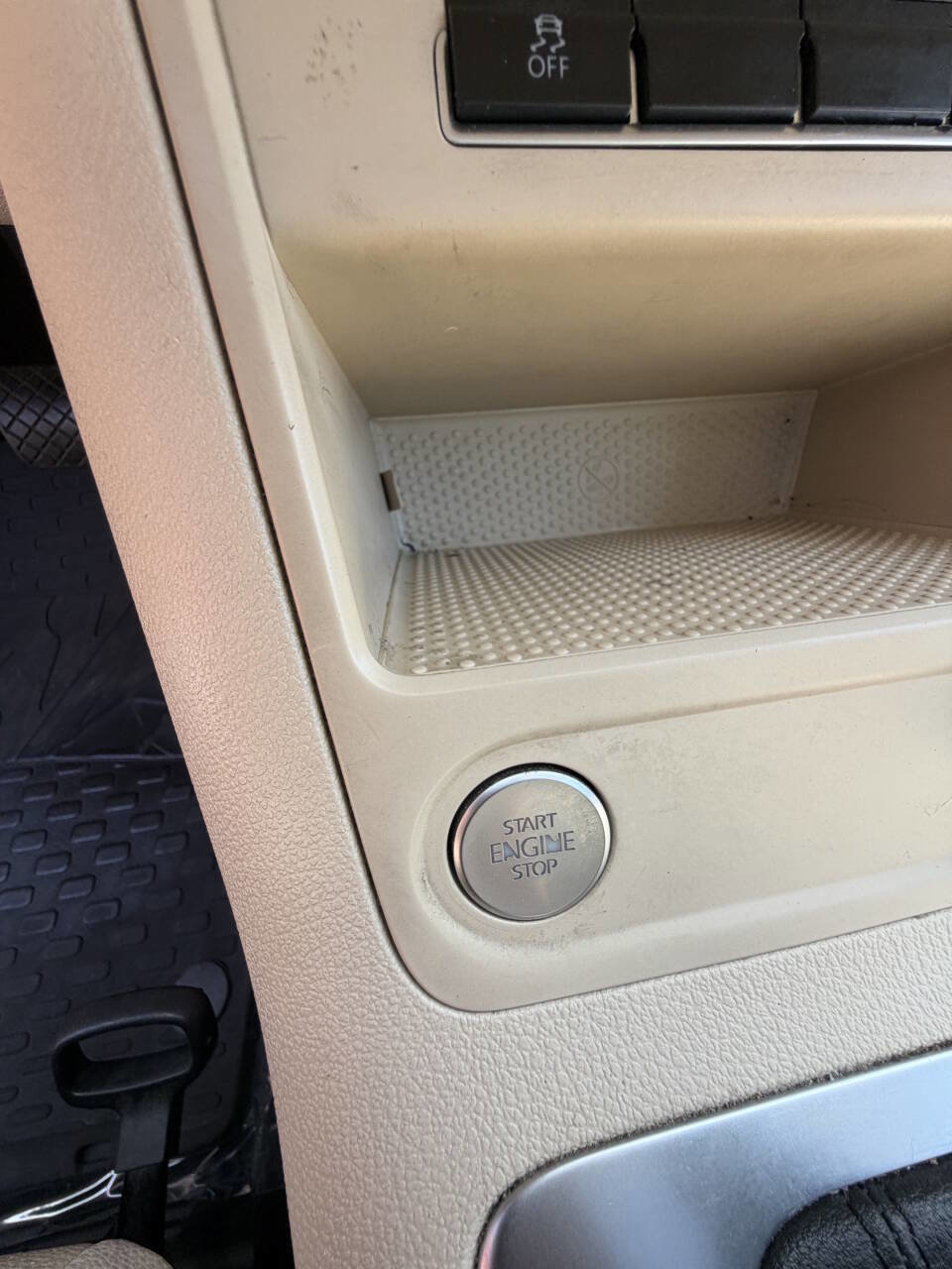 Used 2015 Volkswagen Tiguan SEL image 38