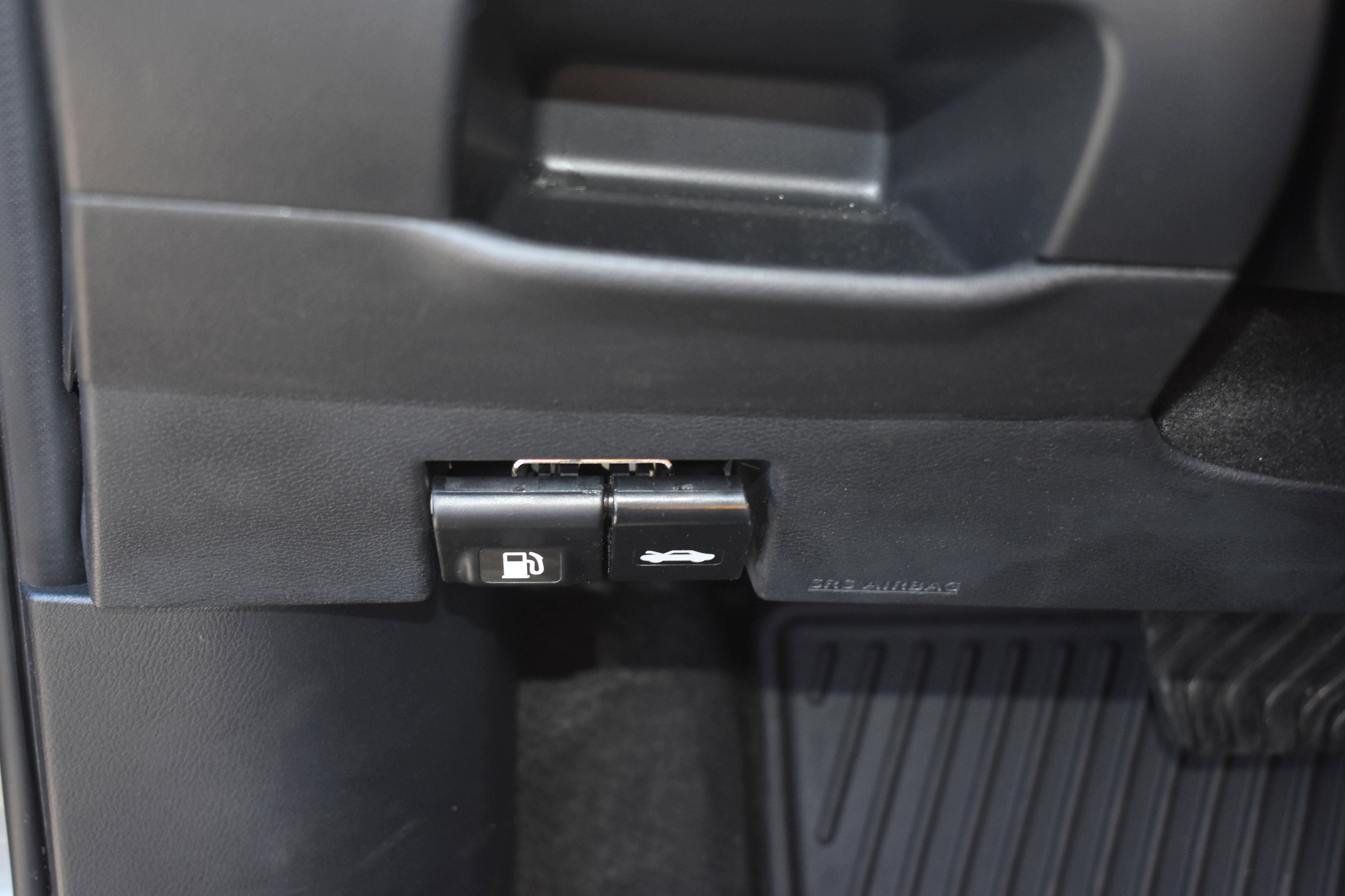 Used 2024 Nissan Kicks SV image 16