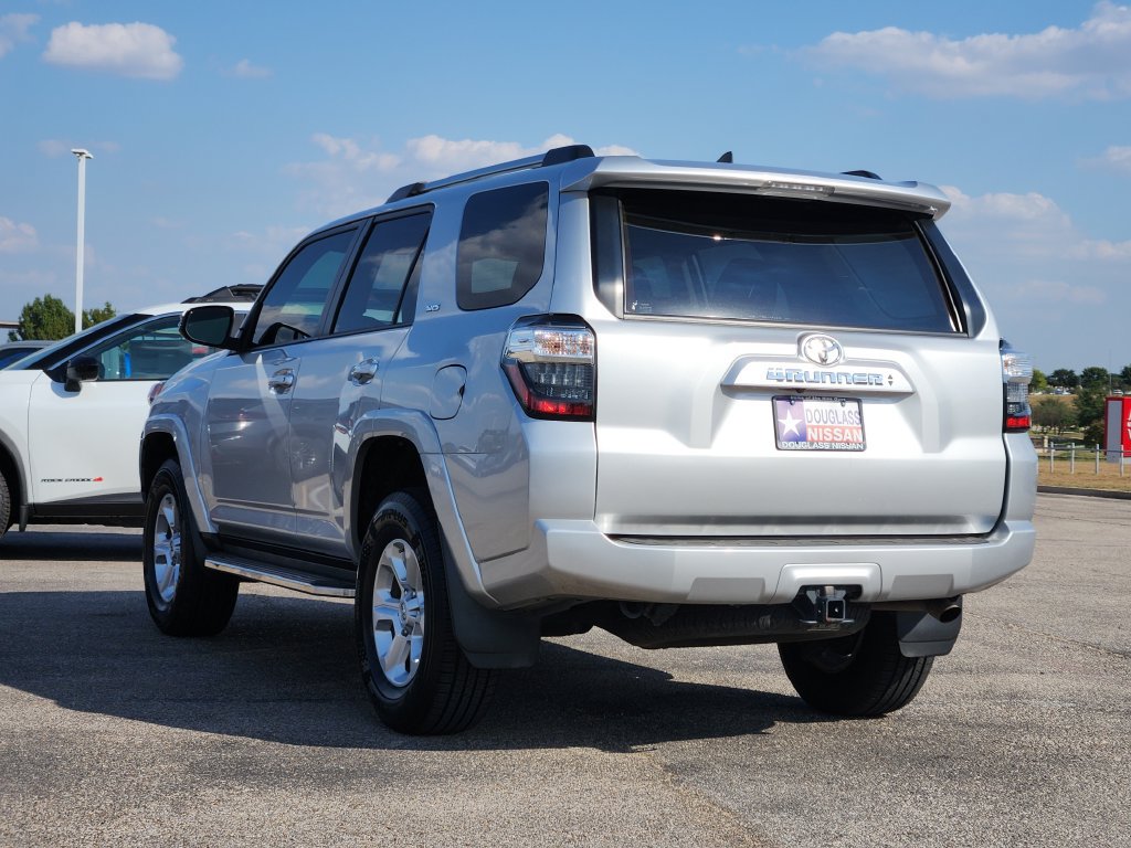 Used 2023 Toyota 4Runner SR5 Premium w/ Moonroof Package AWD/4WD image 4