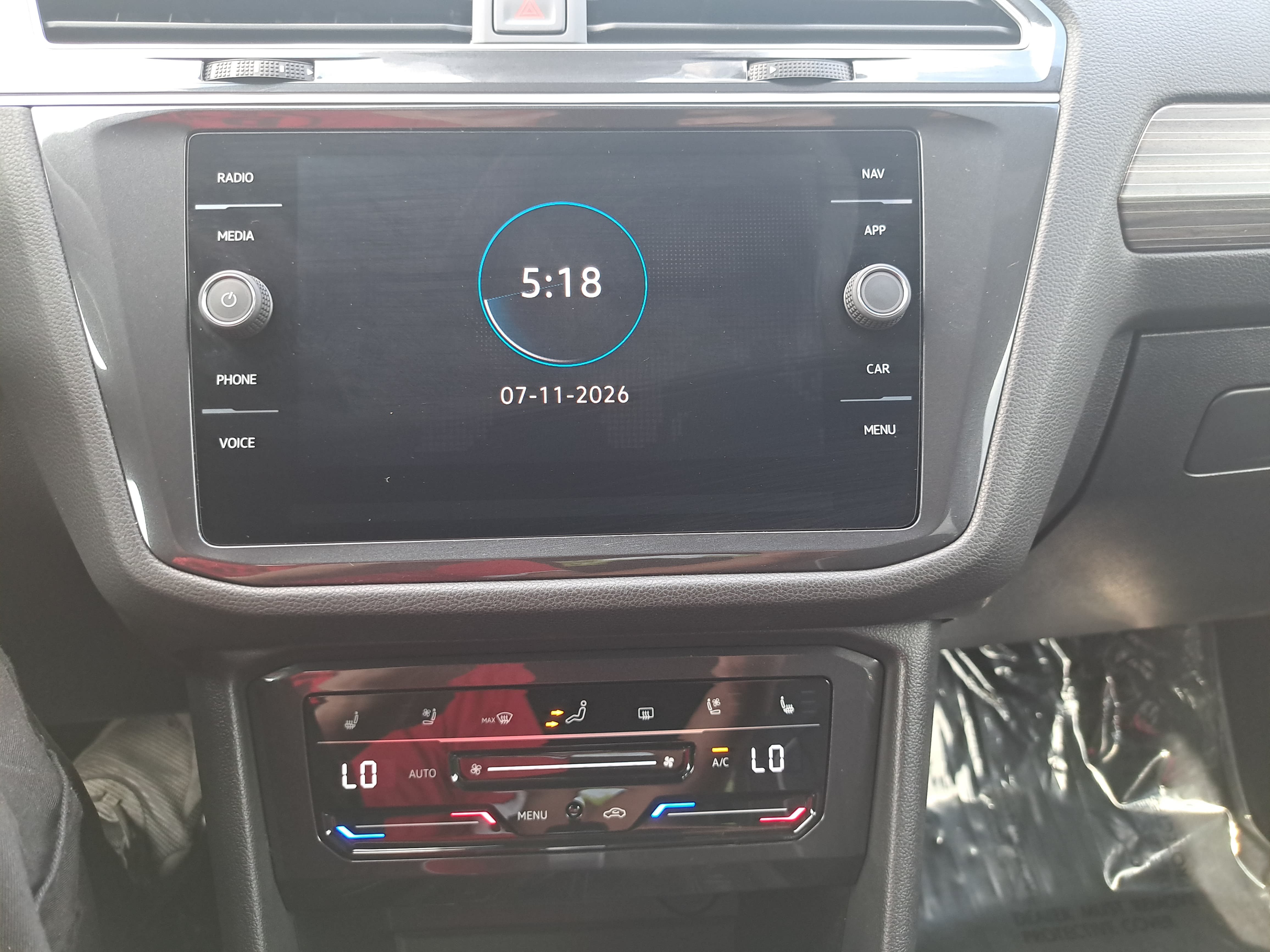 Certified 2024 Volkswagen Tiguan SEL R-Line AWD/4WD image 20