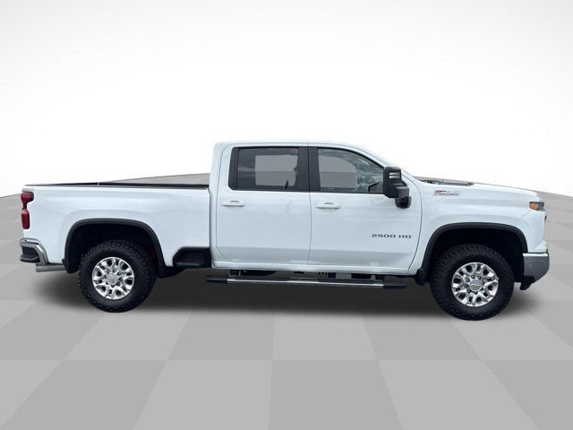 Used 2024 Chevrolet Silverado 2500 LT AWD/4WD image 4