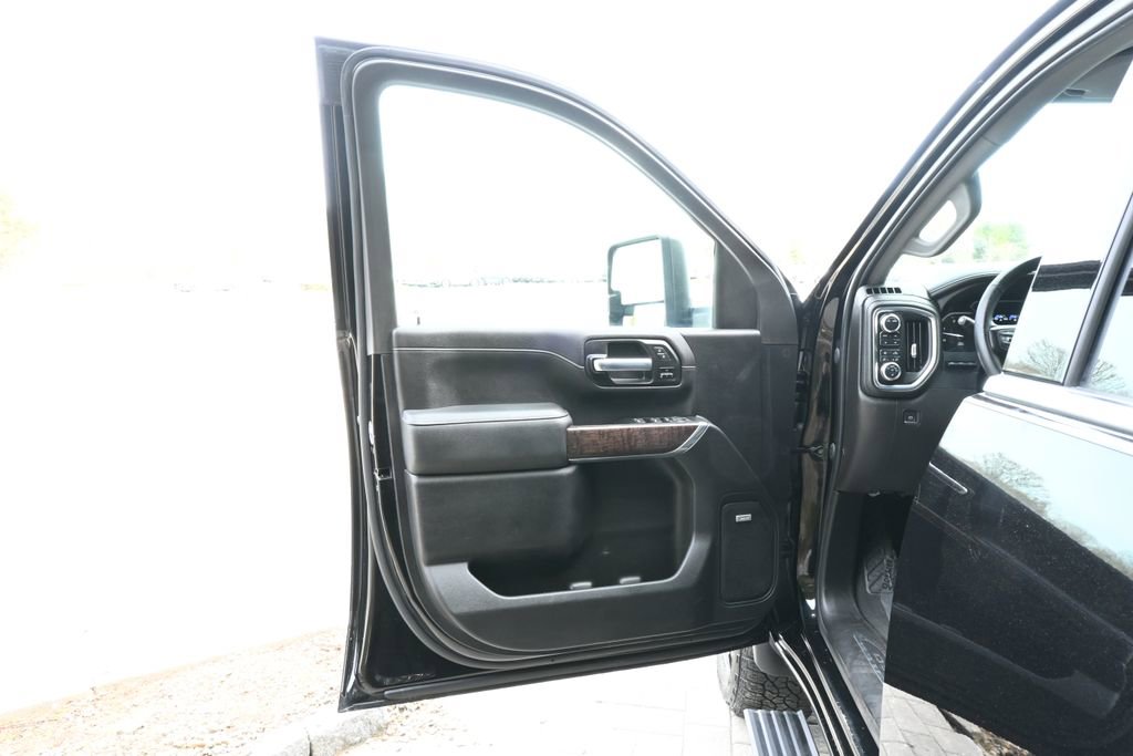 Used 2023 GMC Sierra 2500 Denali w/ Denali Black Diamond Edition image 31