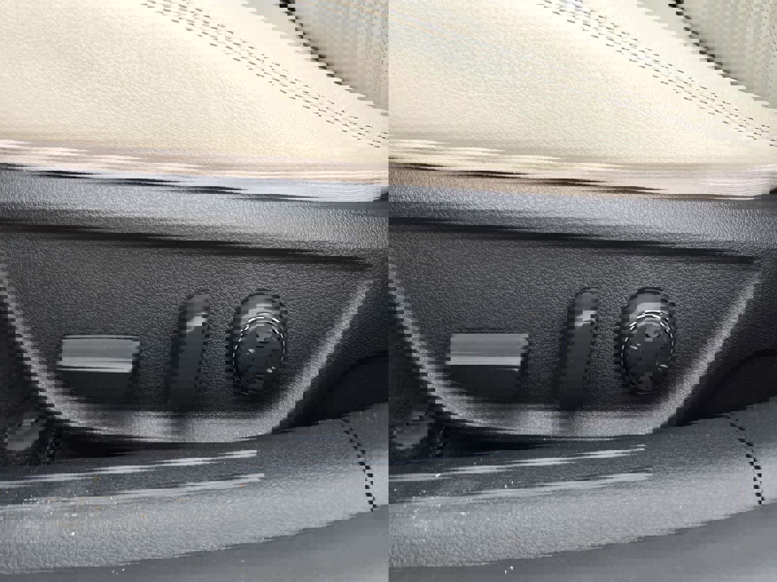 Used 2023 Genesis G70 3.3T RWD image 15