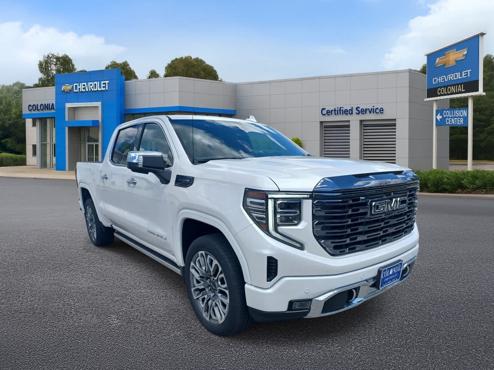 Used 2024 GMC Sierra 1500 Denali Ultimate AWD/4WD image 2