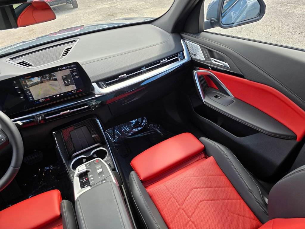 Used 2025 BMW X2 xDrive28i w/ Premium Package image 36