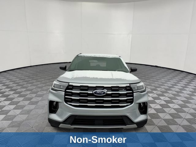 Used 2025 Ford Explorer Active w/ Active Comfort Package AWD/4WD image 4