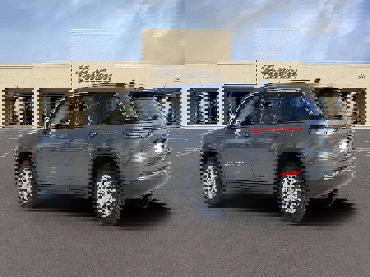 Used 2023 Jeep Grand Cherokee Limited AWD/4WD image 7