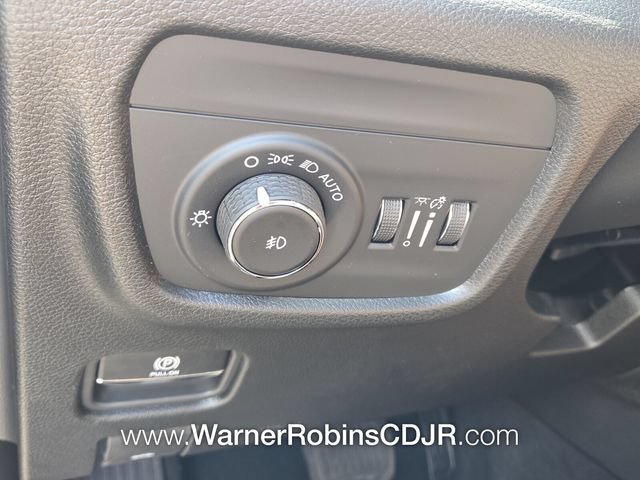 New 2026 Jeep Grand Cherokee L Limited RWD image 28
