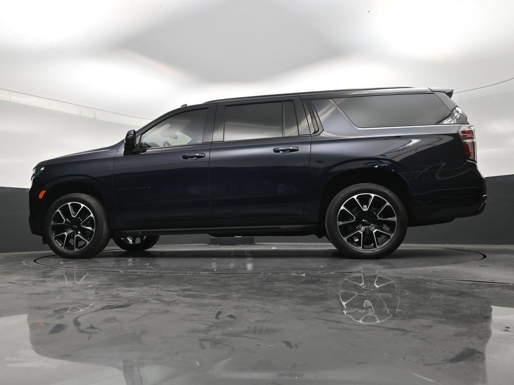 Used 2024 Chevrolet Suburban RST w/ Luxury Package RWD image 21