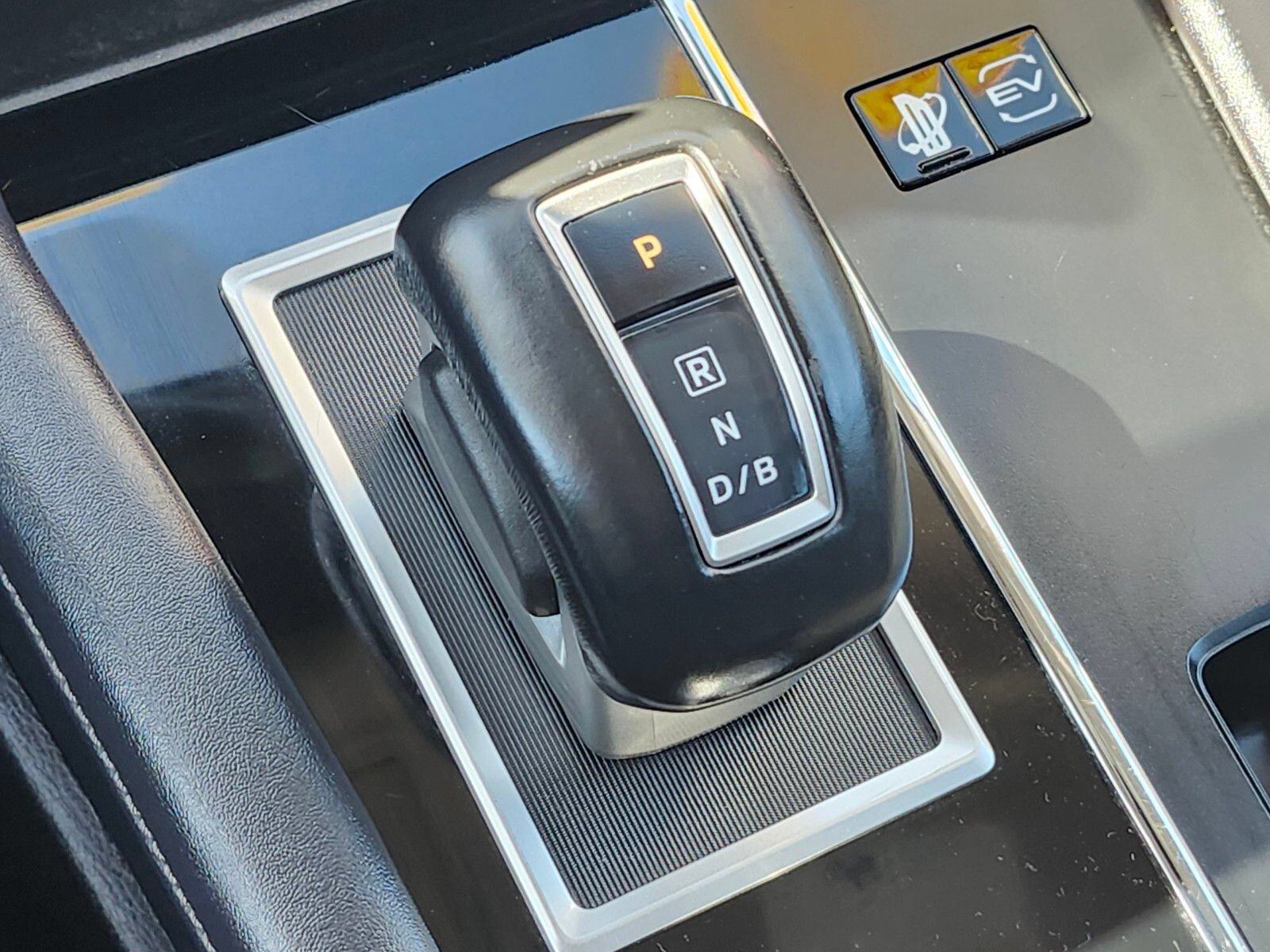 Used 2023 Mitsubishi Outlander SE AWD/4WD image 25