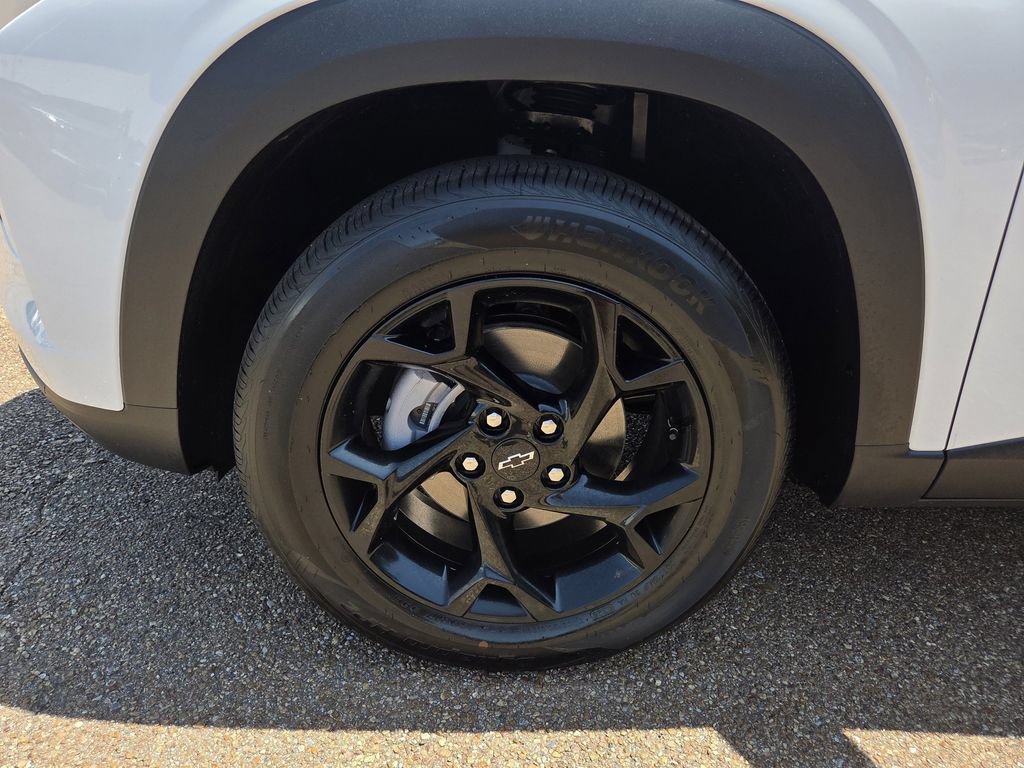New 2026 Chevrolet Trax LT w/ Driver Confidence Package FWD image 27