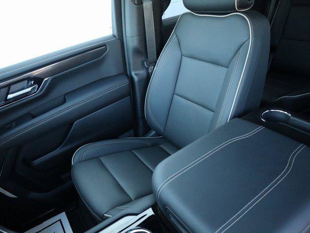New 2025 GMC Yukon Elevation image 29