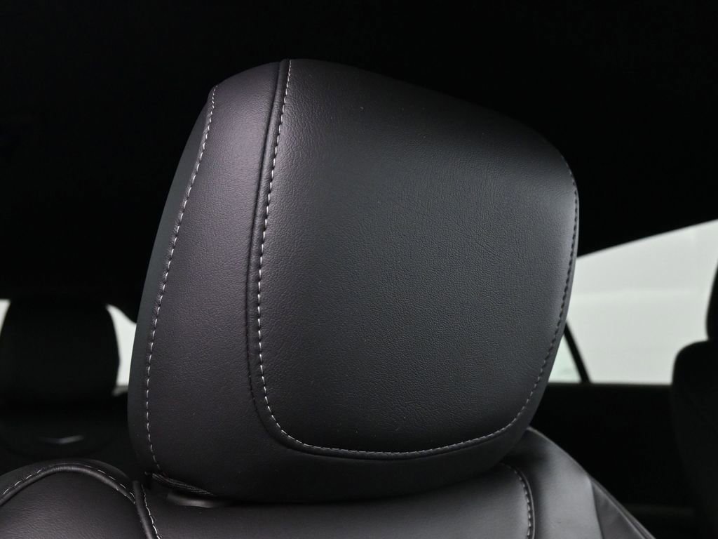 Used 2023 Cadillac XT4 Premium Luxury image 18