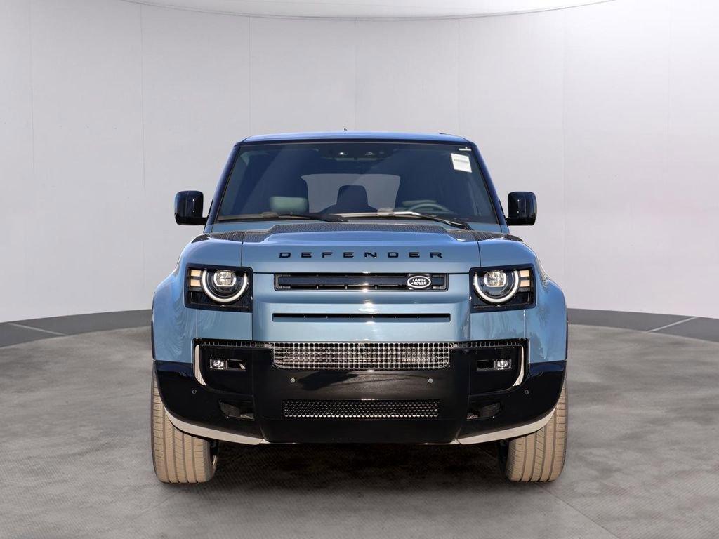 New 2026 Land Rover Defender 110 X-Dynamic SE image 2