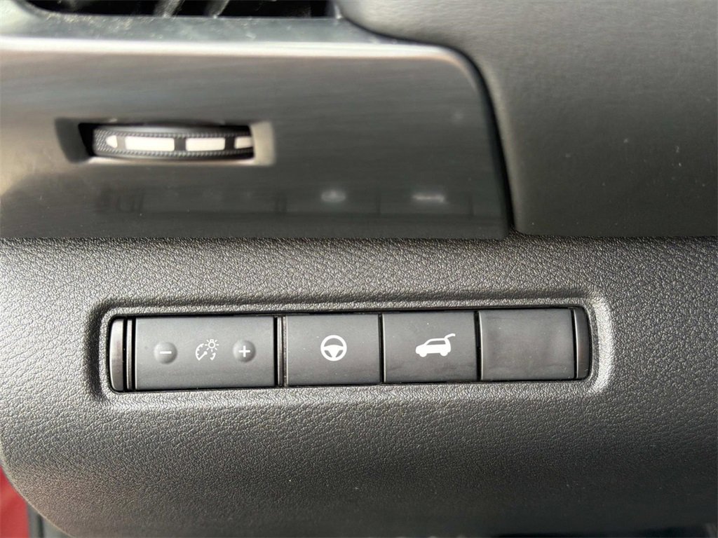 Used 2023 Nissan Pathfinder SL w/ Black Appearance Package image 19