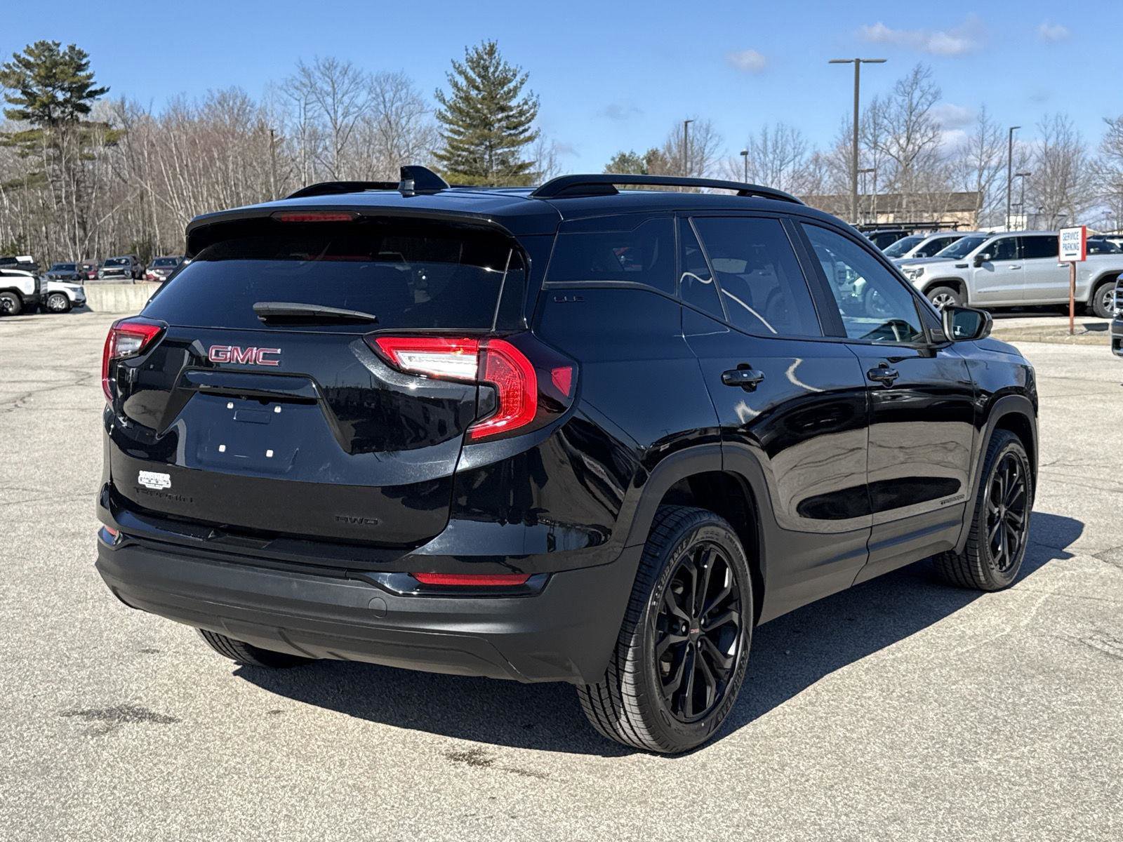 Used 2022 GMC Terrain SLE w/ Driver Convenience Package image 9