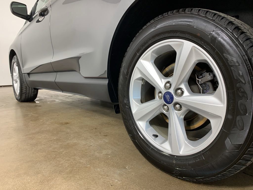 Used 2020 Ford Edge SE image 15